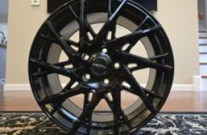 Set of four 17″ wheels.